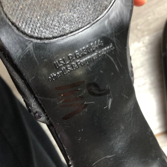 Black pointed toe, open back heels - Picture 6 of 7